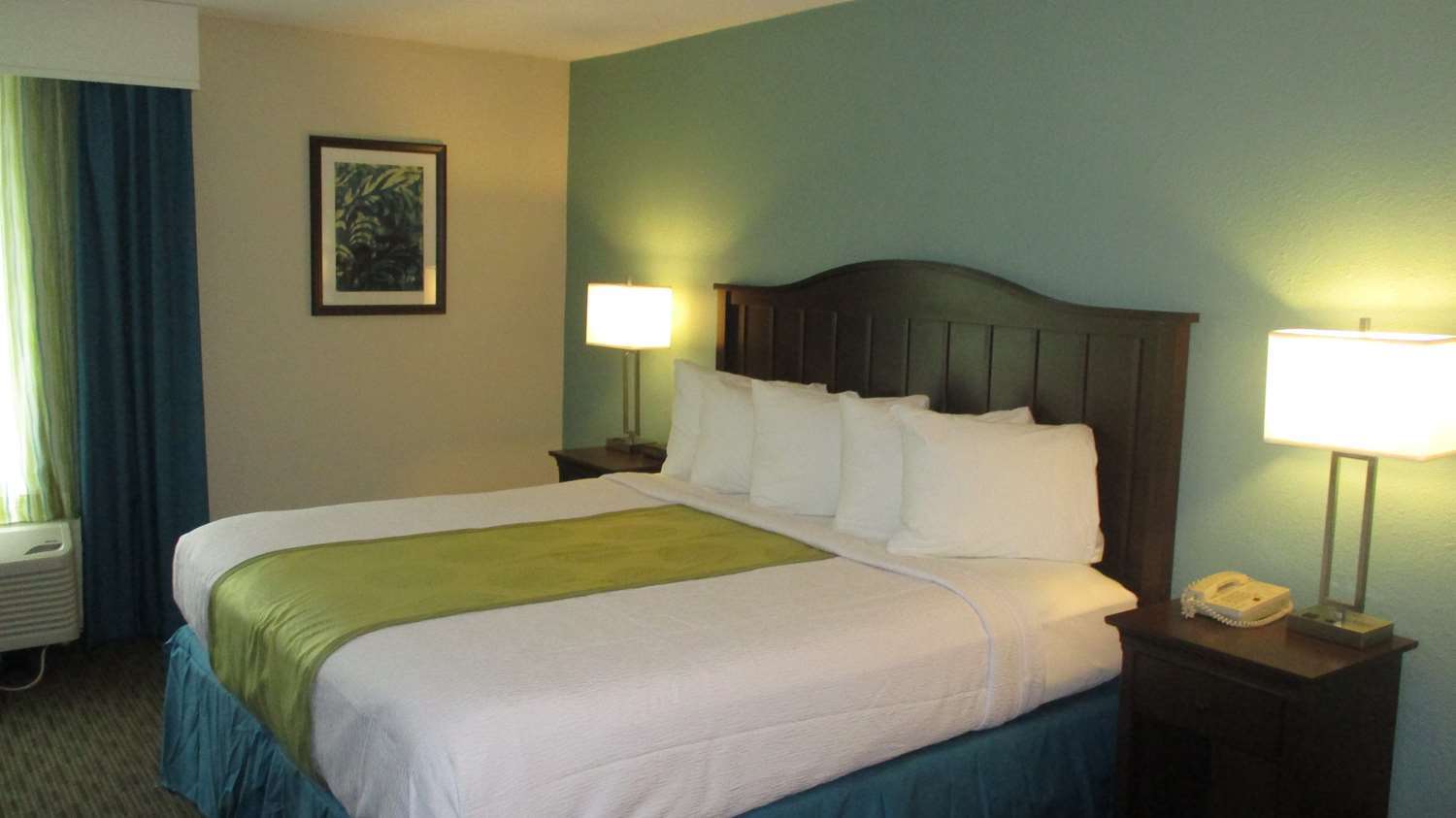 Best Western Williamsburg Historic District Room photo